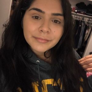 Meet your Posher, Carla